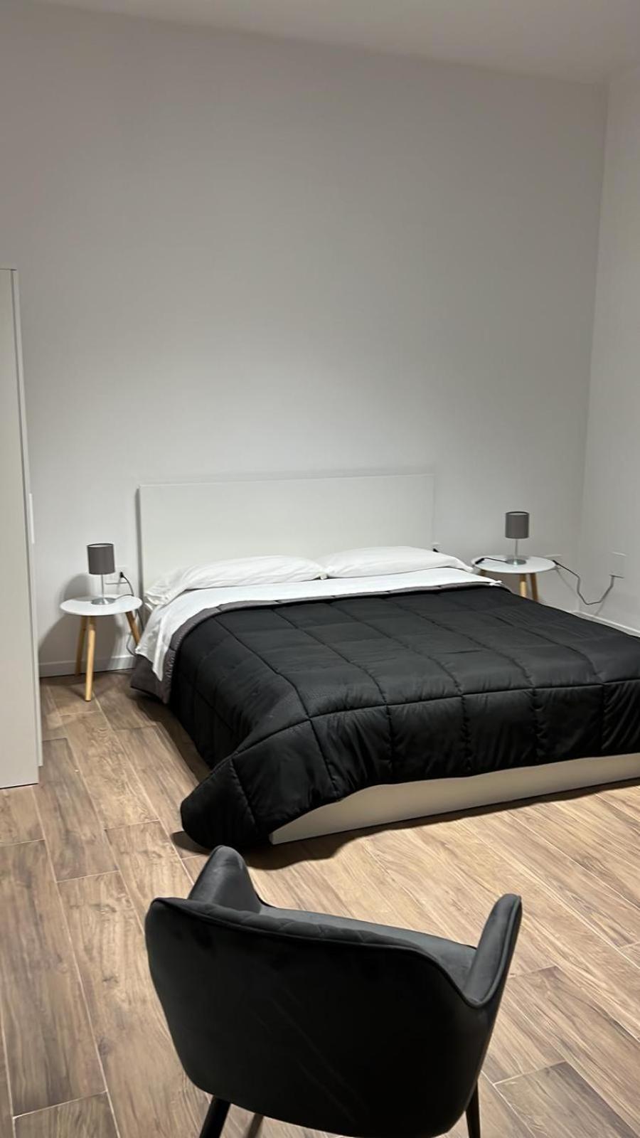 Business Home Piazza Cesare Battisti B&B Residence ฟอจเจีย ภายนอก รูปภาพ