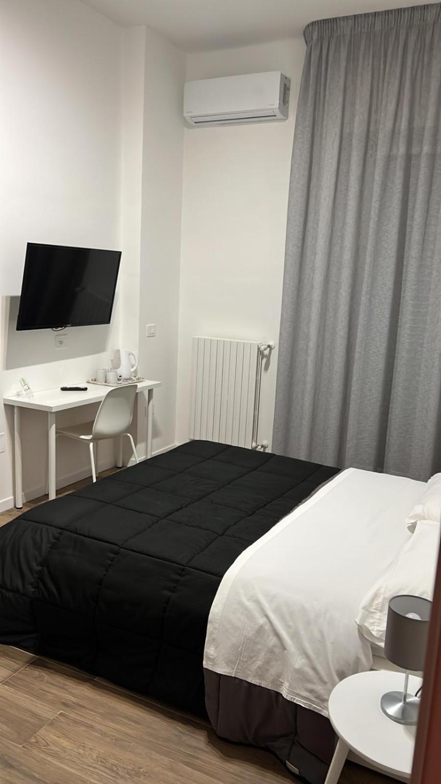 Business Home Piazza Cesare Battisti B&B Residence ฟอจเจีย ภายนอก รูปภาพ