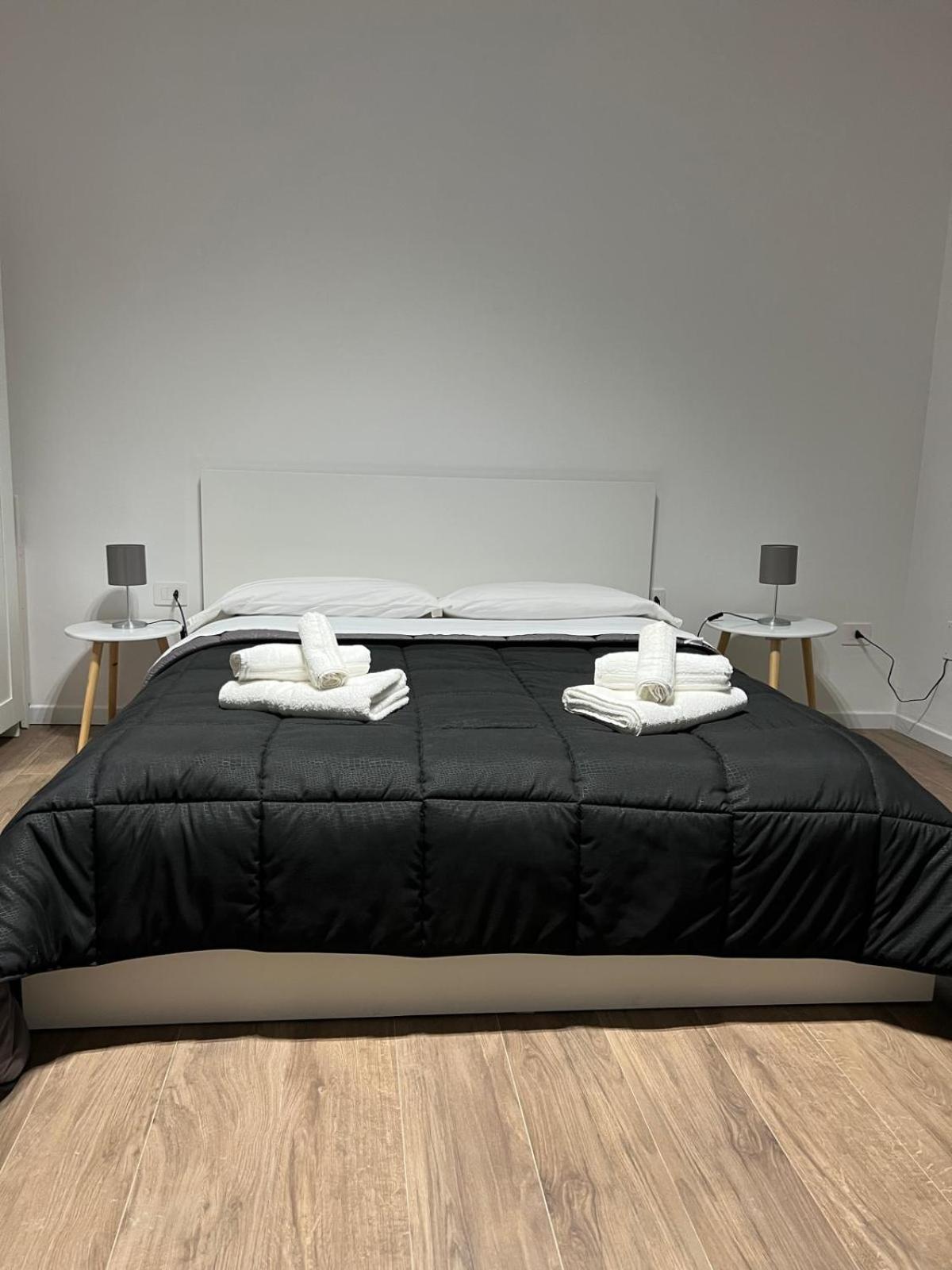 Business Home Piazza Cesare Battisti B&B Residence ฟอจเจีย ภายนอก รูปภาพ